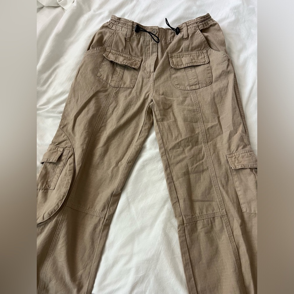 brandy melville kim khaki cargo pants BNWT